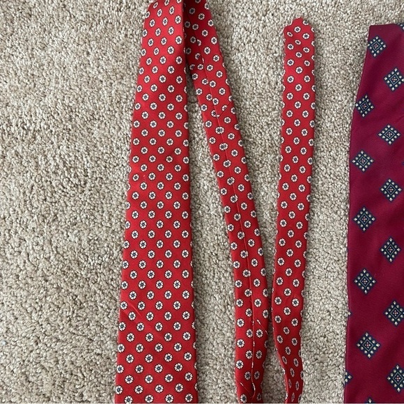 Burberry | Bundle of Men's Three Ties Patterned 100% Silk - Picture 9 of 16
